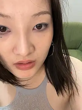 Mimiss02 - 买大黑牛麦克风和爸爸玩