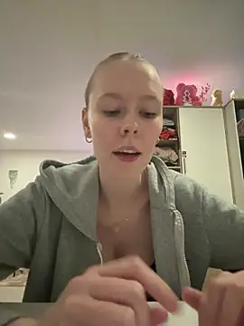 JanaLady - Go doggy and slap my ass x8🍑