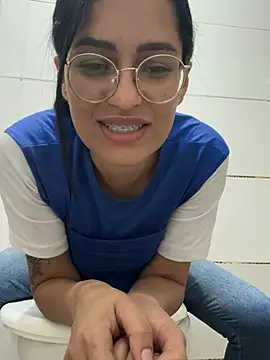Saffadinhaa - 🔥 UNLOCK MY 2-MINUTE VIBRATOR SHOW