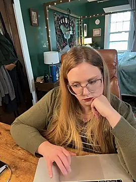 Thatcutegirlwtheglasses - bra off