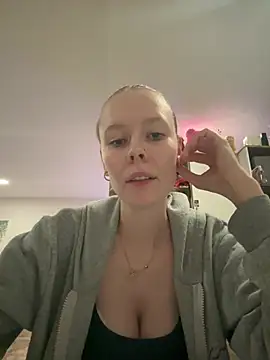 JanaLady - Go doggy and slap my ass x8🍑