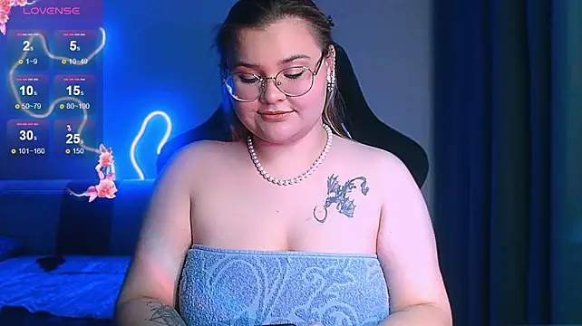 InLoveWithLife26 - Towel Show