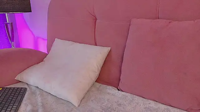 Karina2Smith - plug in my ass