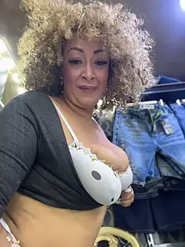 Katti_Barrera - Squeeze my tits+milk drops