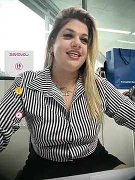 Kahreal - TIRA SUTIÃ NO ESCRITÓRIO