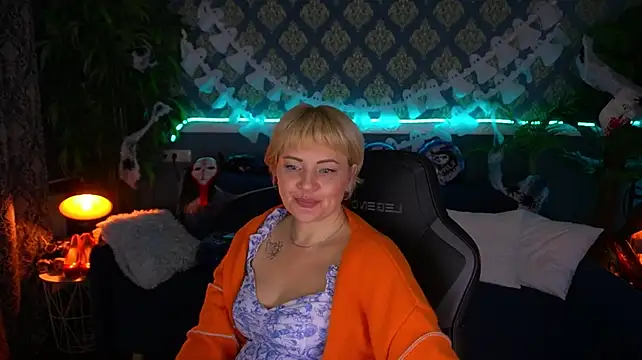 AmaraNights - Ass and breast show