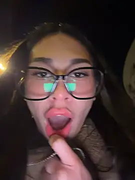Aria51 - open wet pussy in BUS😺💦🚌