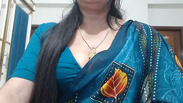 Maisa-130 - boobs show