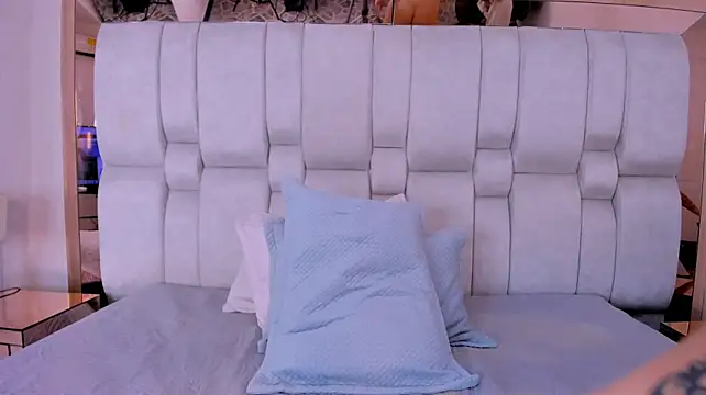 MartinaSpiicy - fingering my pussy close up