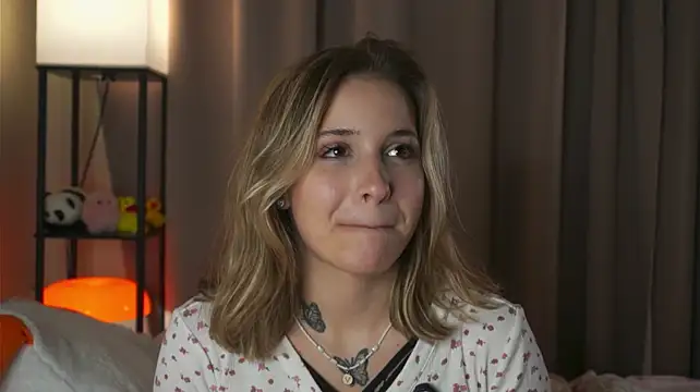 LoveSeekins - Suck my fingers with horny moans
