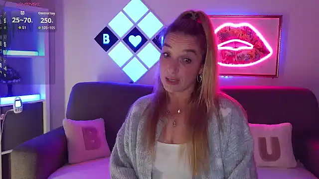 BellaXundXUwe - Dildo Play+ 5 Videos LT