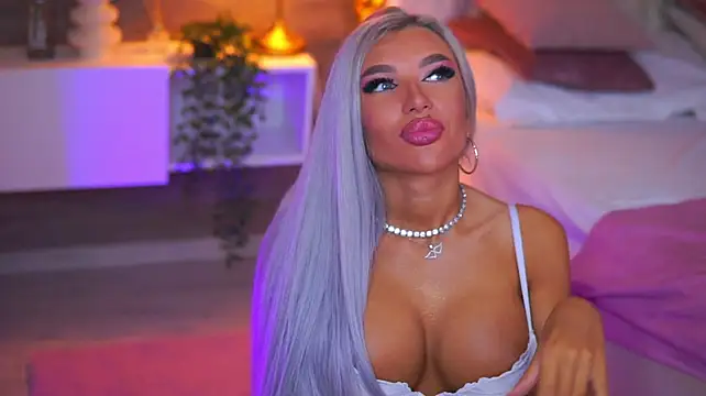 Juicy_Jessye - Warm me up with your touches