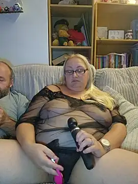 Luscious-LucyXX - get me squirting