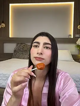 Evelyn_hills