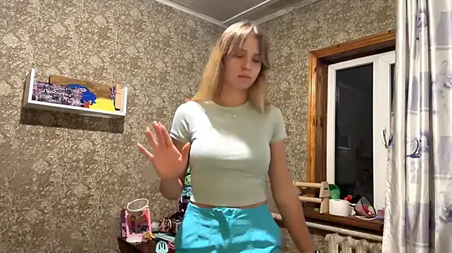 LilliaEhmen - Eye contact 1min👀