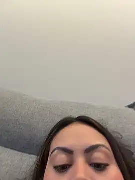 LariiHotWife - Plug anal 🔥
