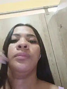 Ahsly_Duque - Flash tits with my friend👩‍❤
