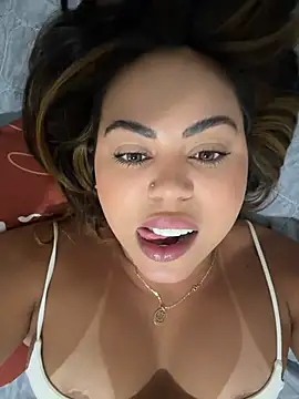 LariiHotWife - Plug anal 🔥