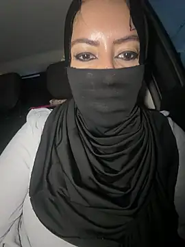 Qamar_Khalifa - DRIVER, PUT OIL ON MY BOOBS