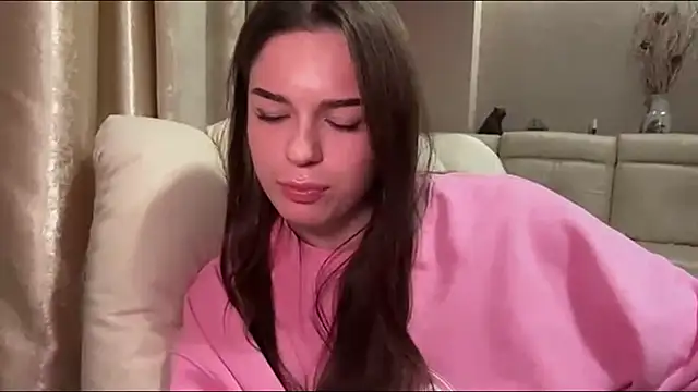 SybilAispuro - Bite my sexy lips close to cam