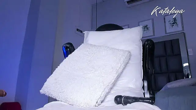 Kataleya_west - FULL NAKED+OIL IN BODY EBONY WOW