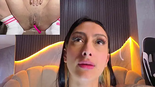 Tifany_Tx - 🎯Finger in pussy