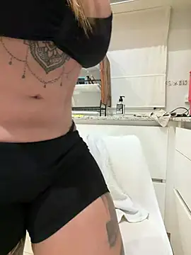 Maferalvarexxx - Show tits + slaps