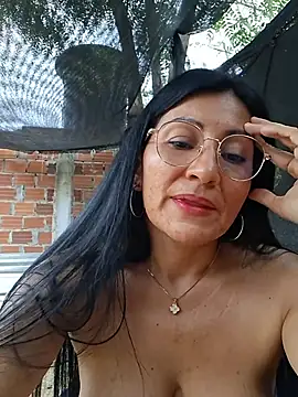 Maturexxxnaughty - Stranger sucks my tits on the street.