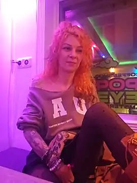 FreyaFucksFans - 👀 RISKY PUBLIC TITTY FLASH