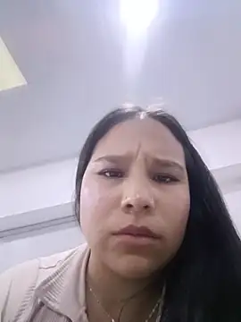 Alison_Donson - Play my nipples