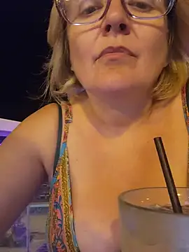 Lady_charlyne - Bras off