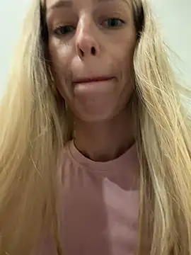 Kira_mia - pull down panties&spread my pussy