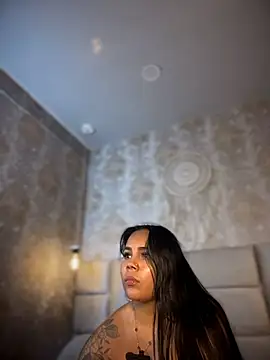 EmilyQueen3x - 🥒💦Blowjob + show tits🌸