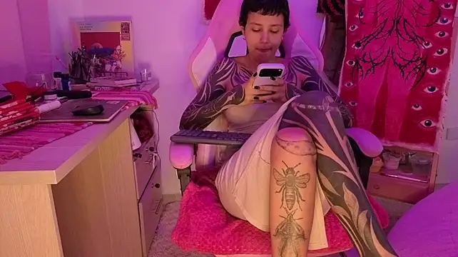 Goddess_vee_ - naked