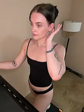 KarissaChantelle - Oil My Booty & Bounce It In Ur Face
