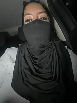 Qamar_Khalifa - DRIVER, PUT OIL ON MY BOOBS
