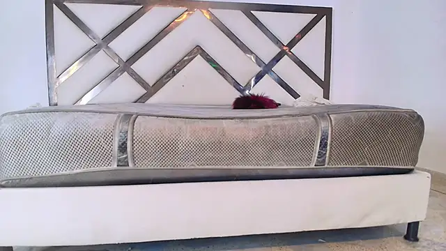 Sienna_glow - Footjob 🦶🏽🔥