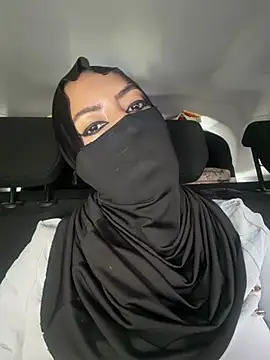 Qamar_Khalifa - DRIVER, PUT OIL ON MY BOOBS