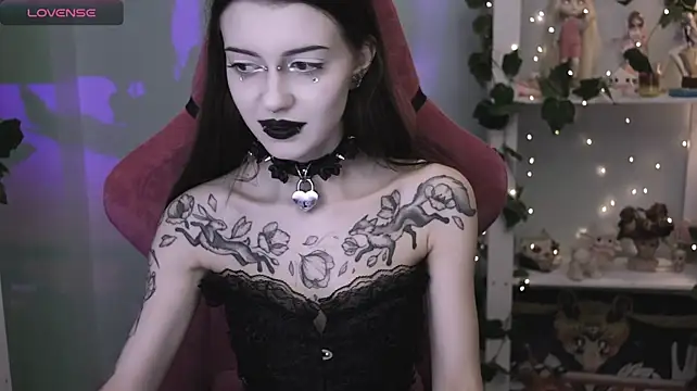 Gothickotik - topless teasing