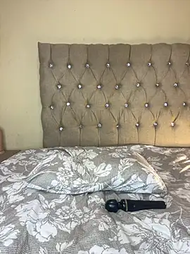 NiqiiRavenous - fuck dildo till squirt