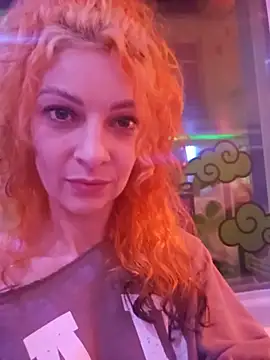 FreyaFucksFans - 👀 RISKY PUBLIC TITTY FLASH
