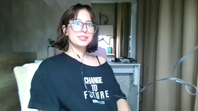 NeomiMckillip - doggy on my chair and slap my ass