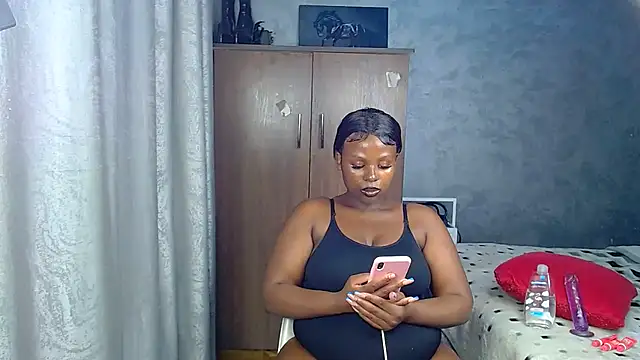 SexiestChocolate - BORED AND HORNY MAKE THIS PUSSY DRIP🍑💦