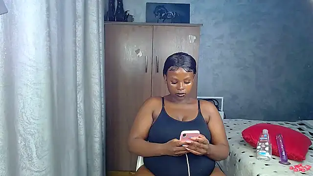 SexiestChocolate - BORED AND HORNY MAKE THIS PUSSY DRIP🍑💦