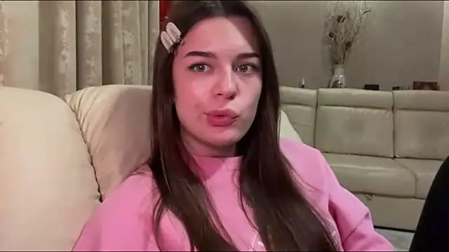 SybilAispuro - Bite my sexy lips close to cam