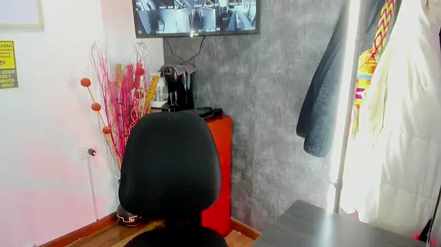 Natasha_Fox_Bms