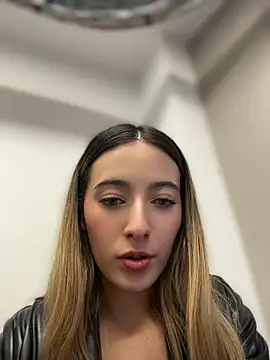 Kloe__t18 - Play at the bathroom gym shh