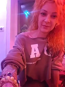 FreyaFucksFans - 👀 RISKY PUBLIC TITTY FLASH