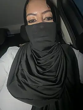 Qamar_Khalifa - DRIVER, PUT OIL ON MY BOOBS