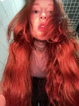 Katexxxx - underboobs shake 🫨